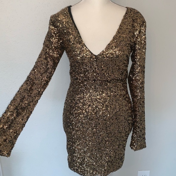 Haoduoyi Sparkly Sequin Fitted Mini Dress with V-Neck - Picture 6 of 13